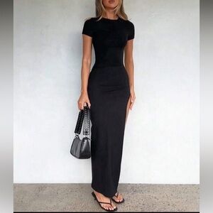 Elegant Black Short-Sleeve Maxi Dress
